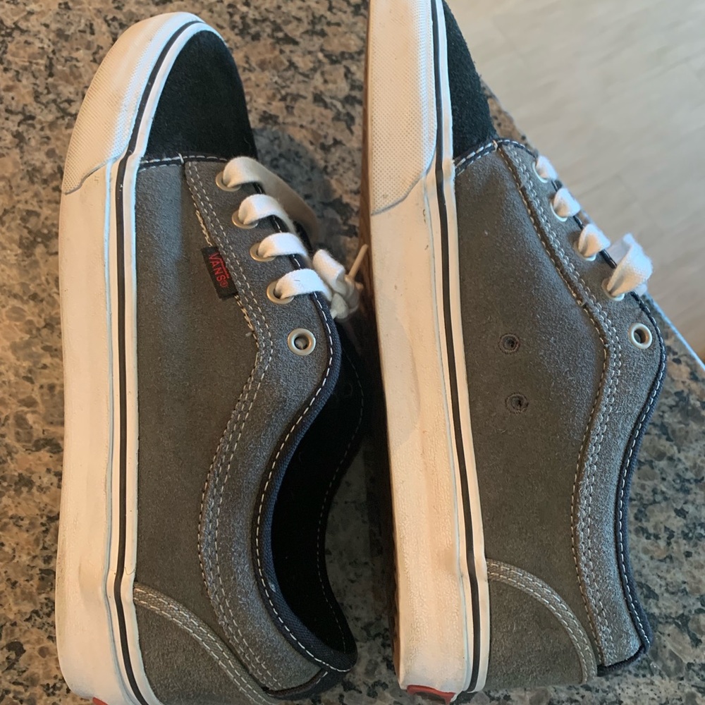 Vans - Picture 2 of 3